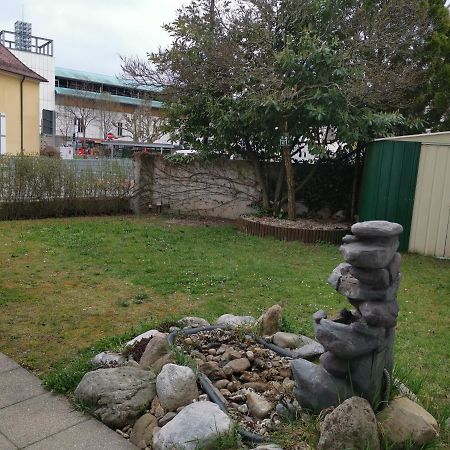 Gute Laune Mit Terrasse Und Garten Zentral Friedrichshafen Bagian luar foto