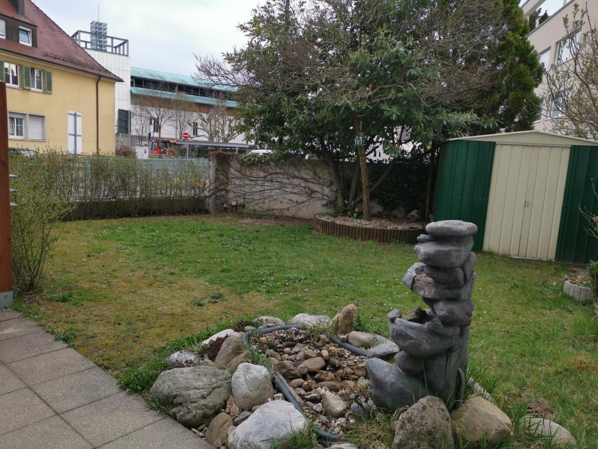 Gute Laune Mit Terrasse Und Garten Zentral Friedrichshafen Bagian luar foto