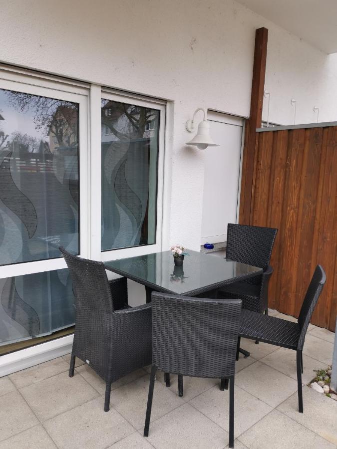 Gute Laune Mit Terrasse Und Garten Zentral Friedrichshafen Bagian luar foto