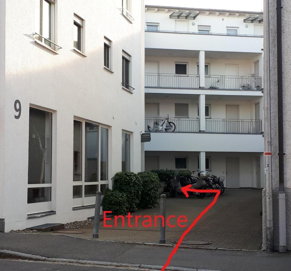 Gute Laune Mit Terrasse Und Garten Zentral Friedrichshafen Bagian luar foto