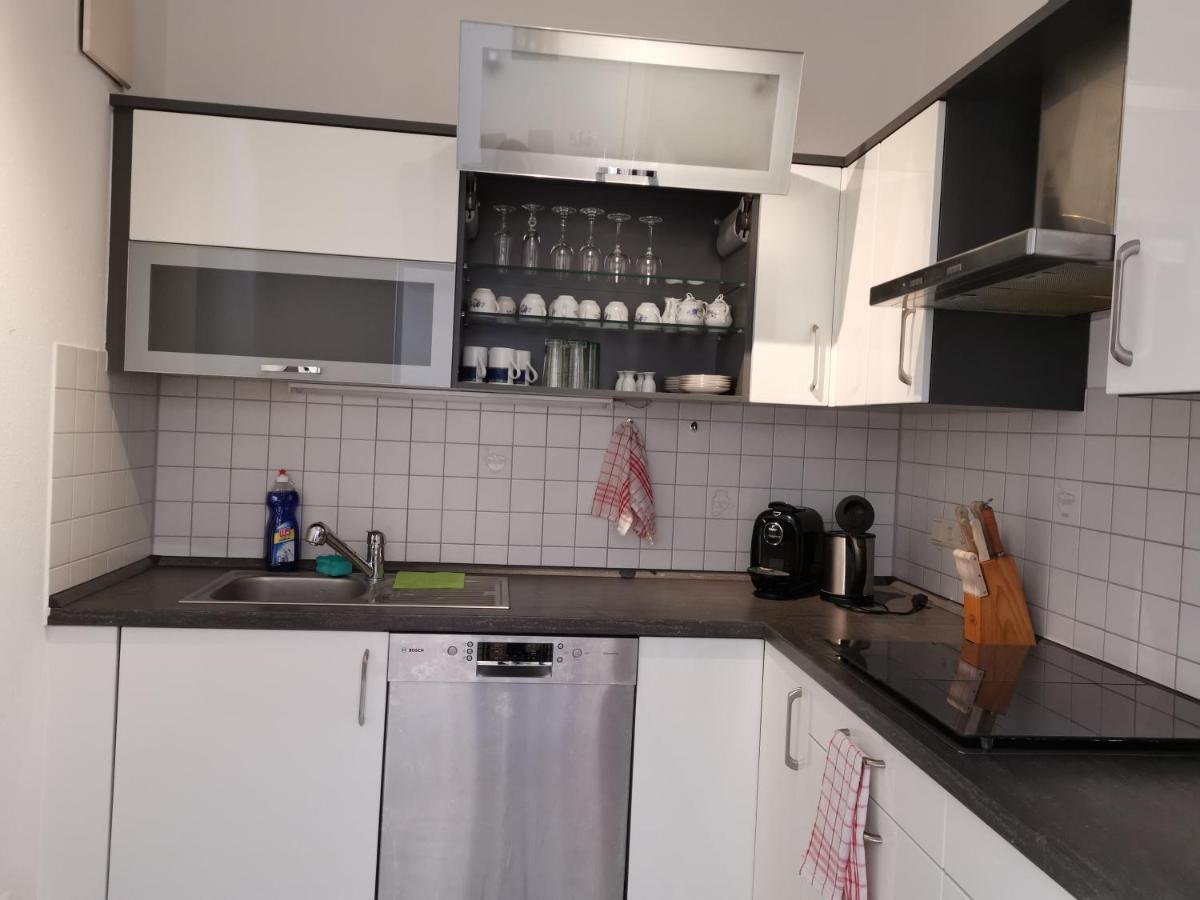 Gute Laune Mit Terrasse Und Garten Zentral Friedrichshafen Bagian luar foto